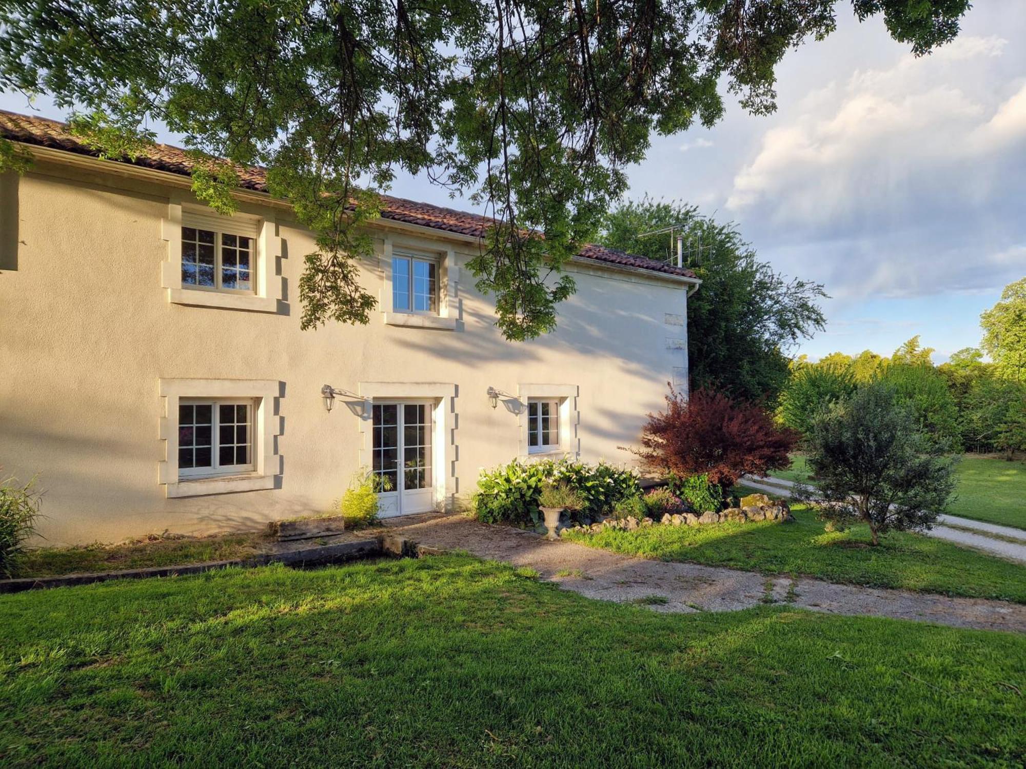 Villa La Source, Location Saisonniere Proche Cognac Esterno foto